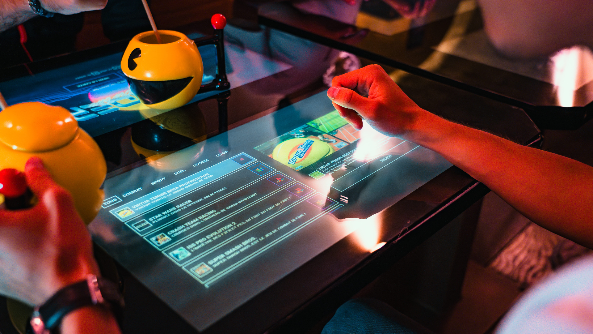 Table tactile arcade personnalisée au bar Invader Montpellier